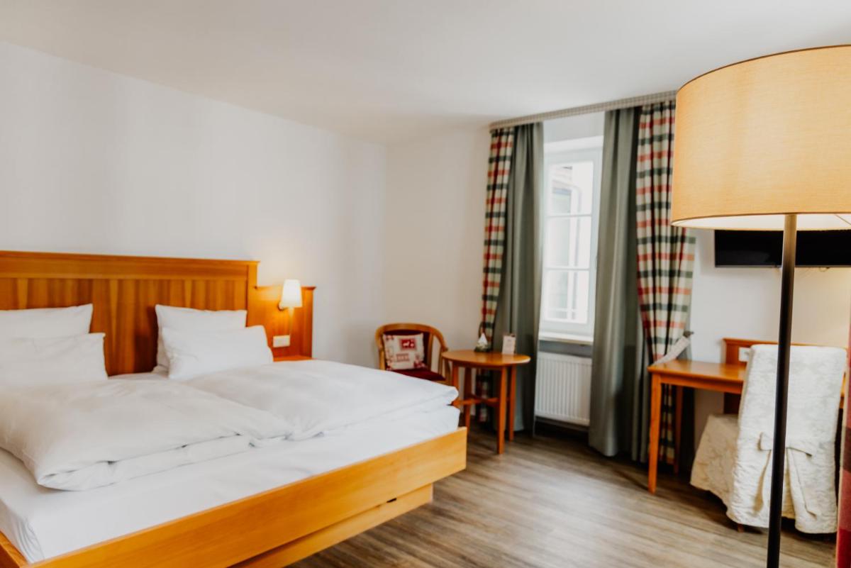 Schneider Hotel & Brauereigasthof - Housity