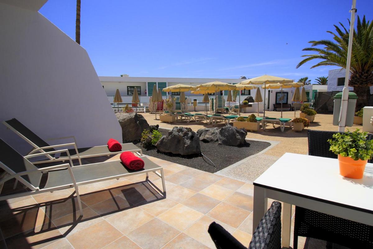 Apartamentos La Peñita - Housity