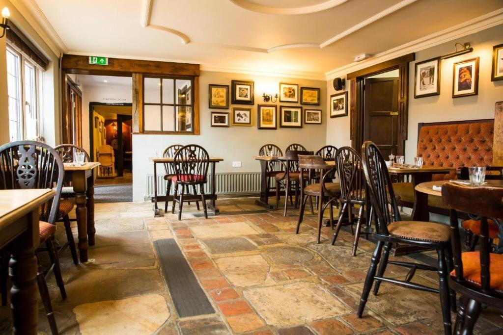 The Anvil Inn - Housity