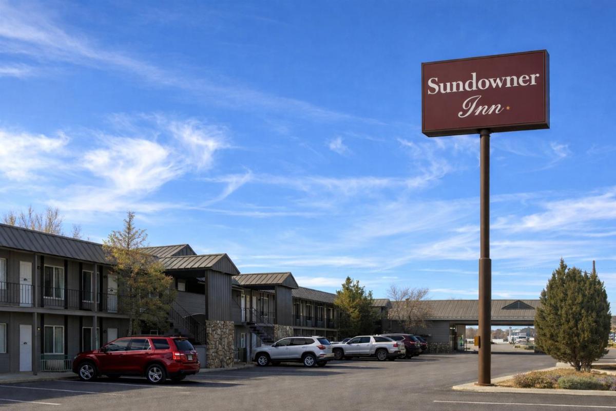 Sundowner Inn Forsyth I 94 - Housity