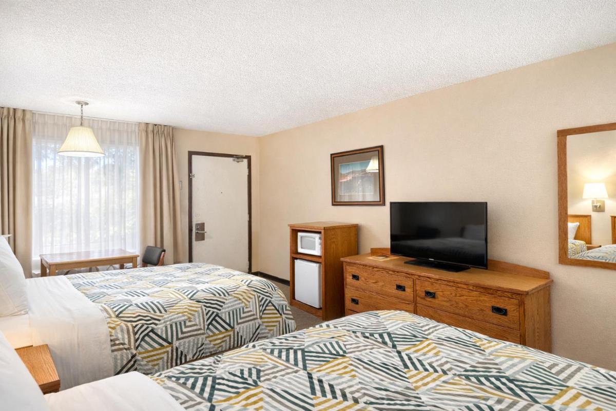 Sundowner Inn Forsyth I 94 - Housity