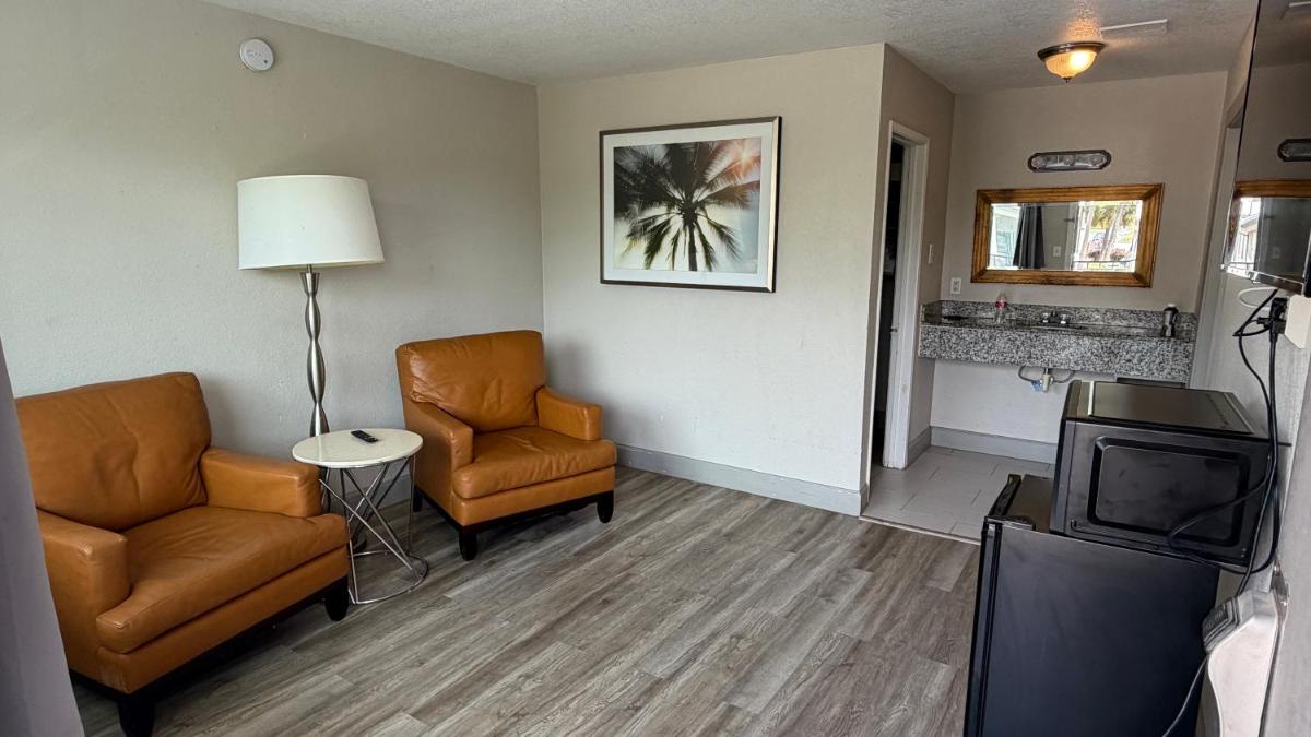 Harmony Inn and Suites - Housity