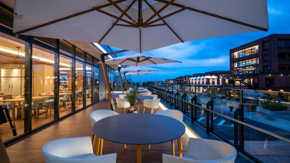 InterContinental Yokohama Pier 8, an IHG Hotel - Housity