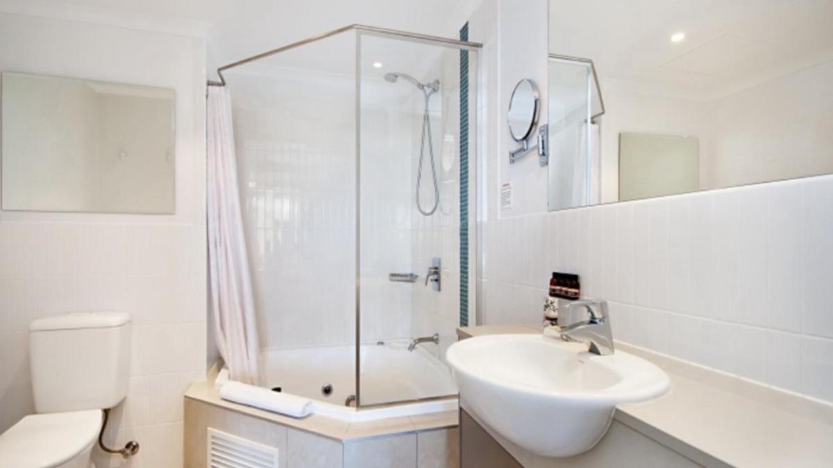 Ocean Panorama - 1 Bedroom Oceanview Apt - Housity