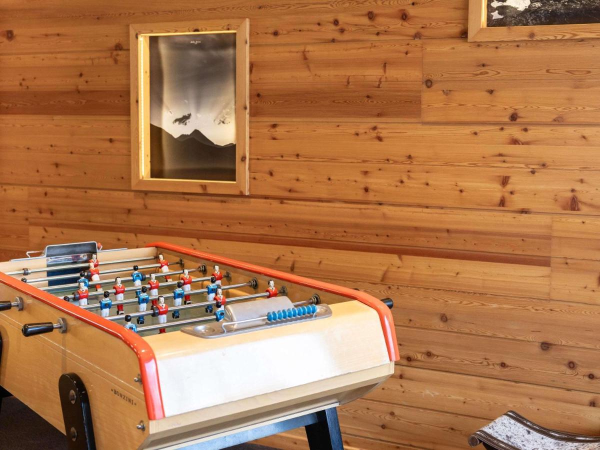 Salle de jeux dans l'établissement Mercure Saint-Lary