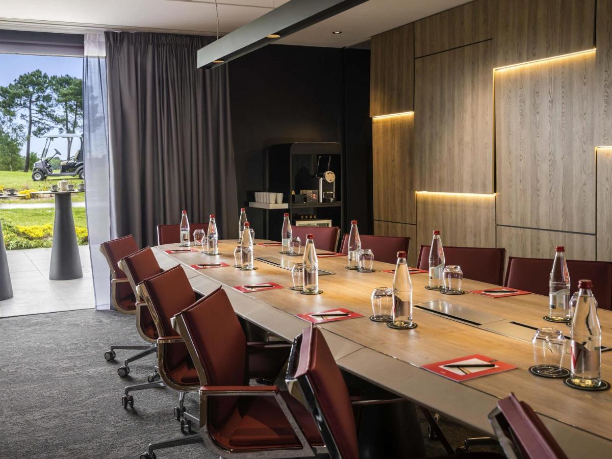 Espace de conférence ou salle de réunion dans l'établissement Cabot Hotel Bordeaux - MGallery Collection