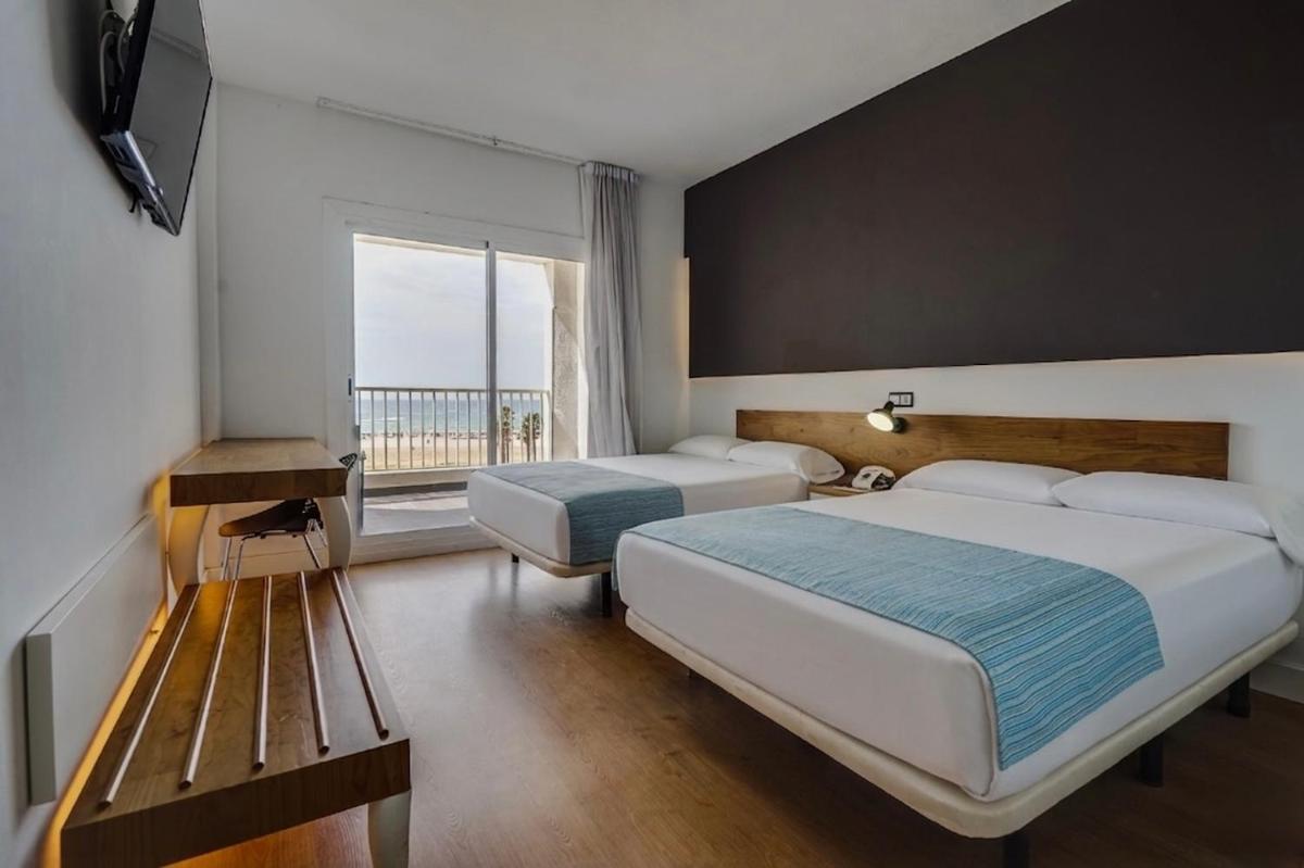 Hotel Brisamar Suites - Housity