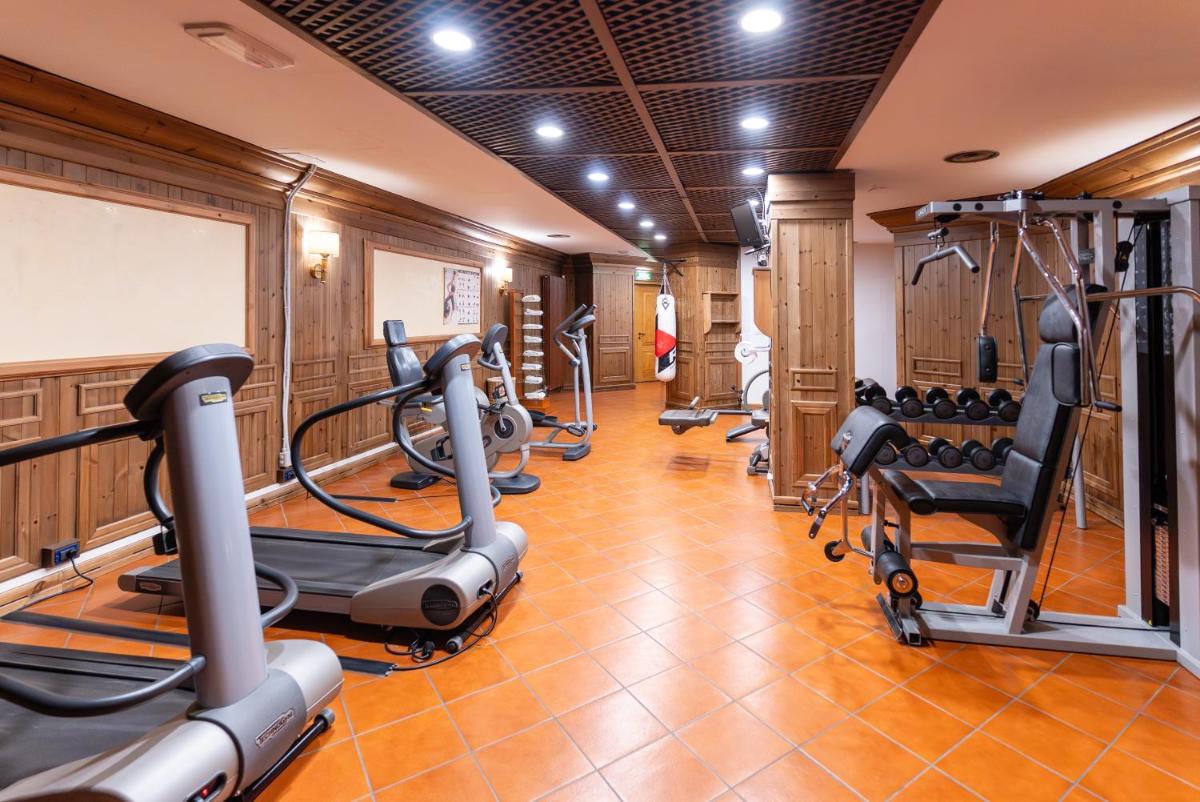 Hotel Alaska Cortina - Housity