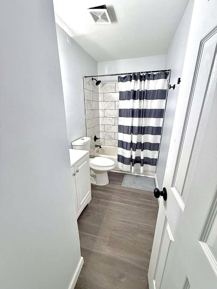 Crewe Corner Apartment C - Housity