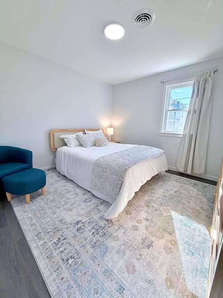 Crewe Corner Apartment C - Housity
