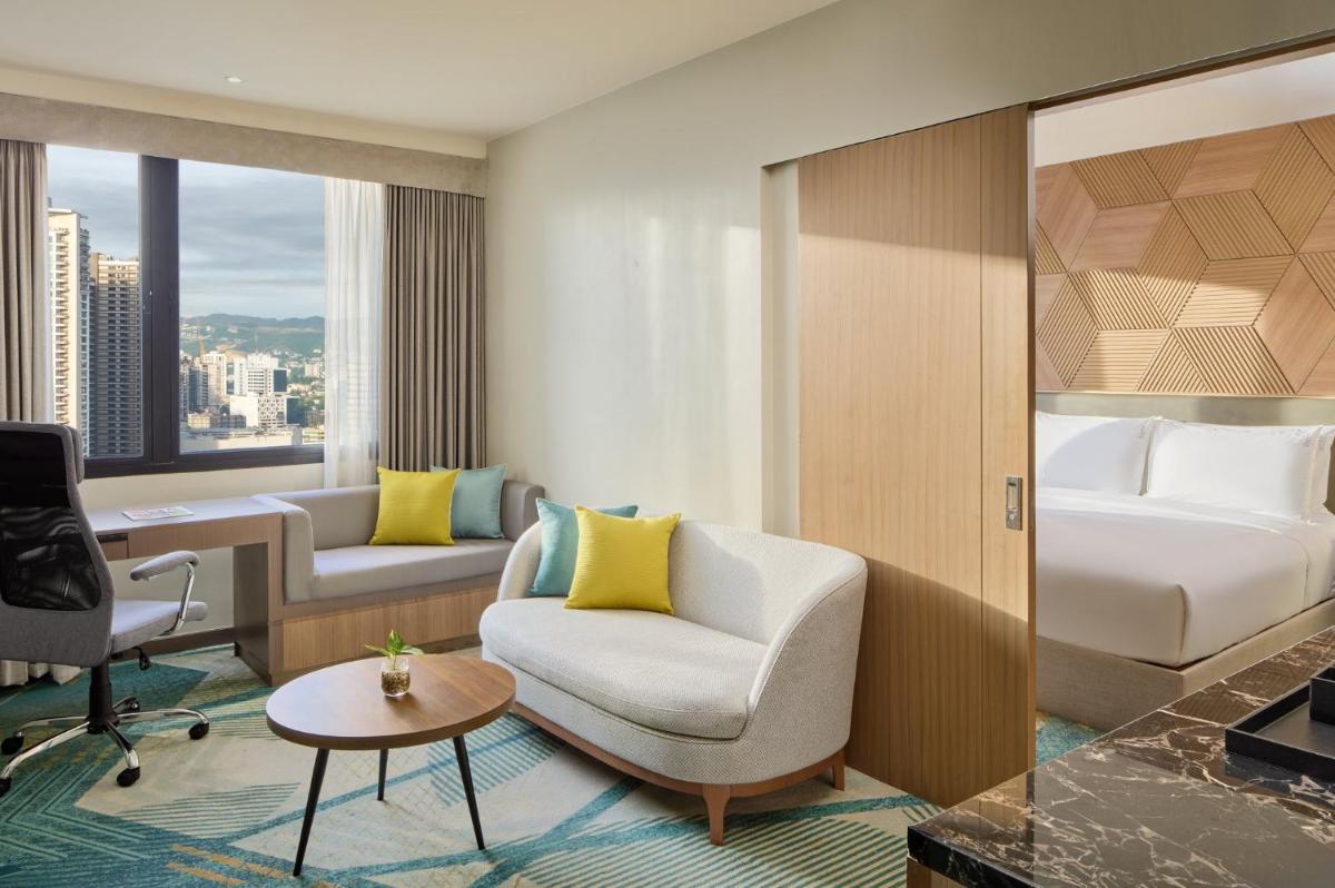 Holiday Inn Cebu City, an IHG Hotel - Housity