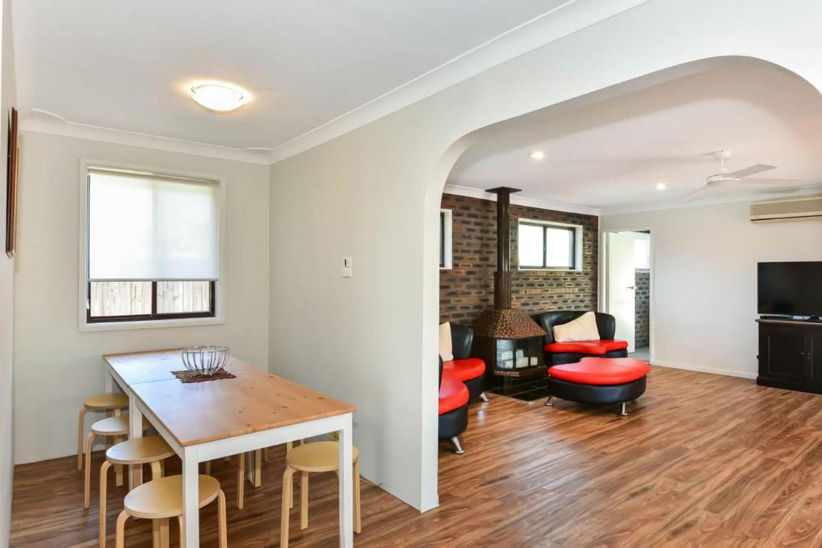 Noraville Summer House - Housity
