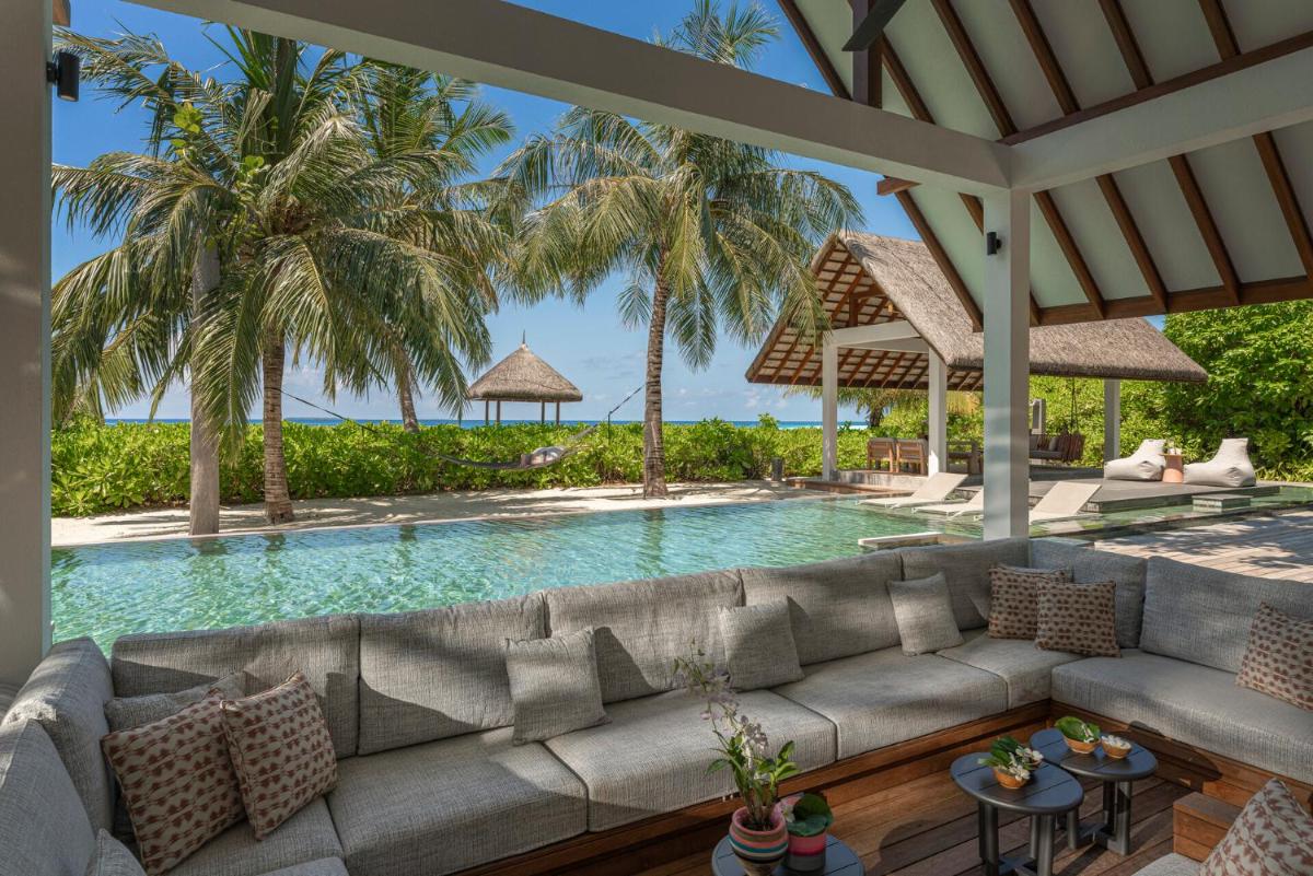 Four Seasons Resort Maldives at Landaa Giraavaru - Housity