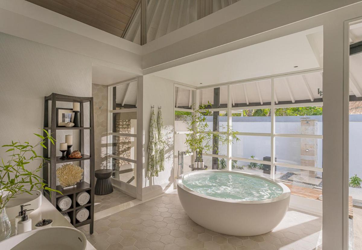 Four Seasons Resort Maldives at Kuda Huraa - Housity