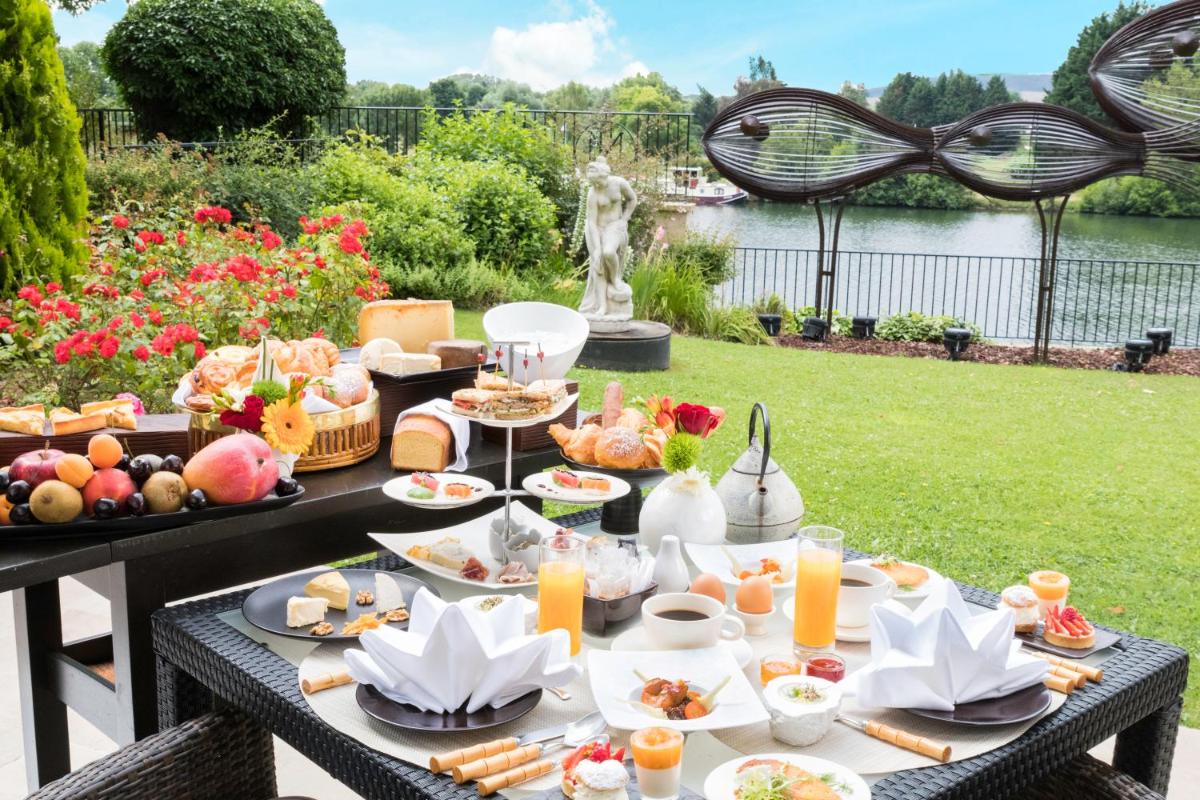 Nourriture dans l'hôtel ou à proximité