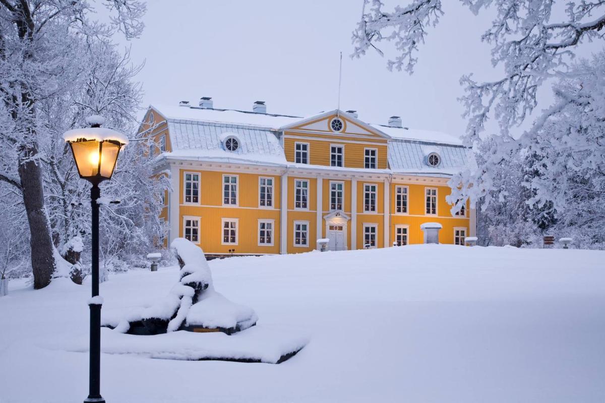 Mustion Linna / Svartå Manor - Housity