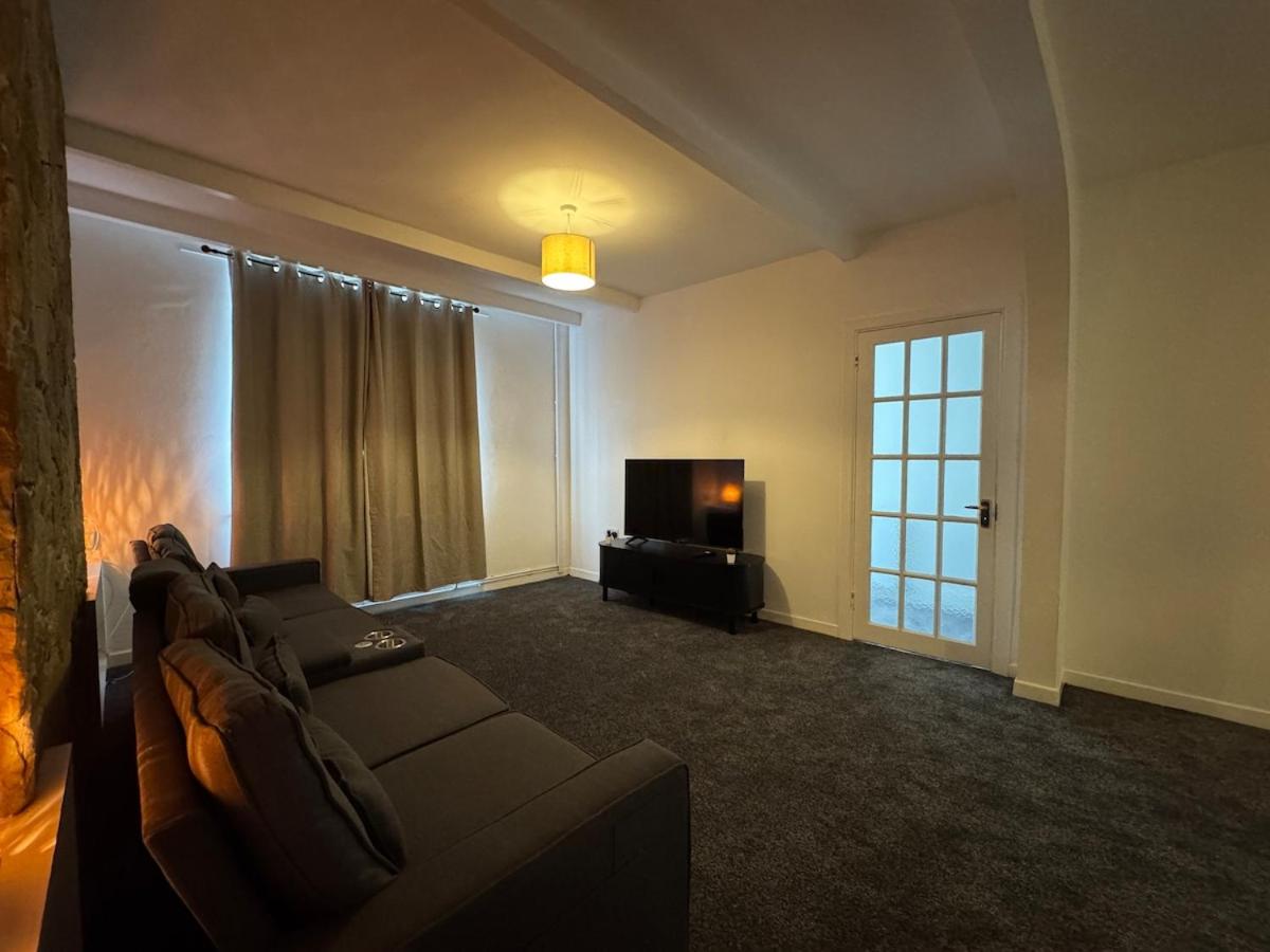 Two Bed House in Irthlingborough Perfect for Contractors - Housity