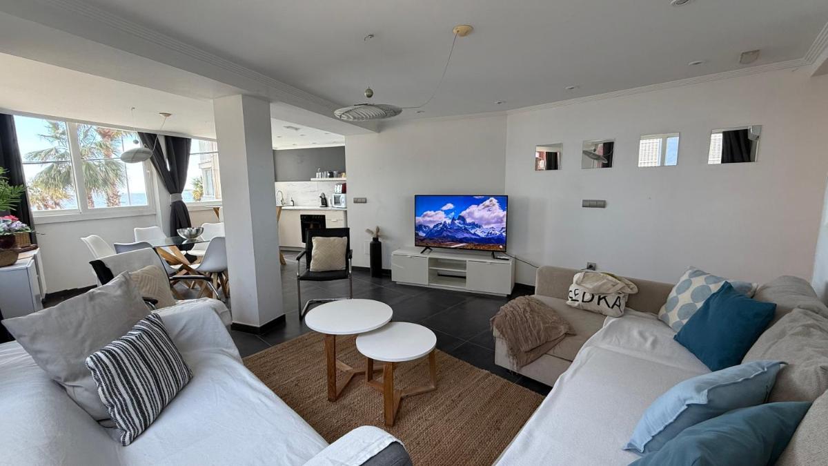 Apartamento Torre Yago primera linea playa Benidorm con Wi-Fi & AC - Housity