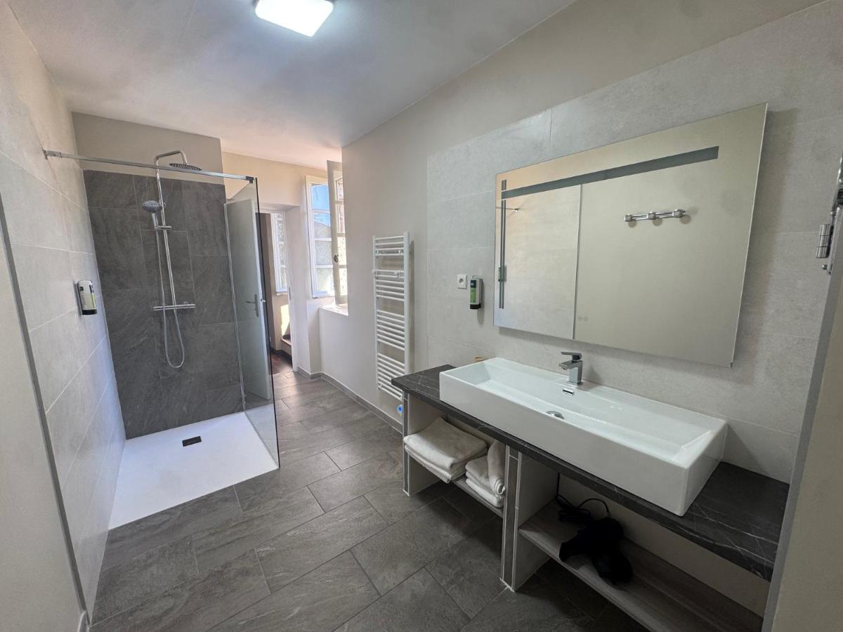 Logis Hôtel Restaurant Le Pradinas - Housity