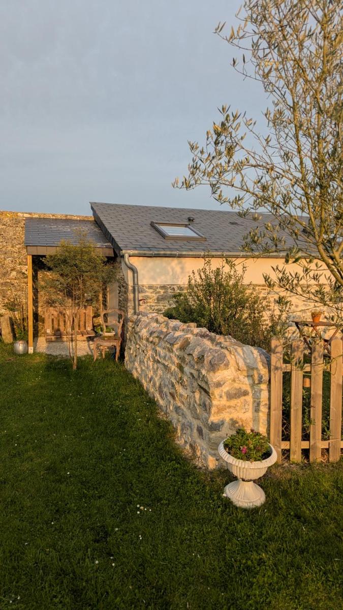 La Bonne du Curé - Housity