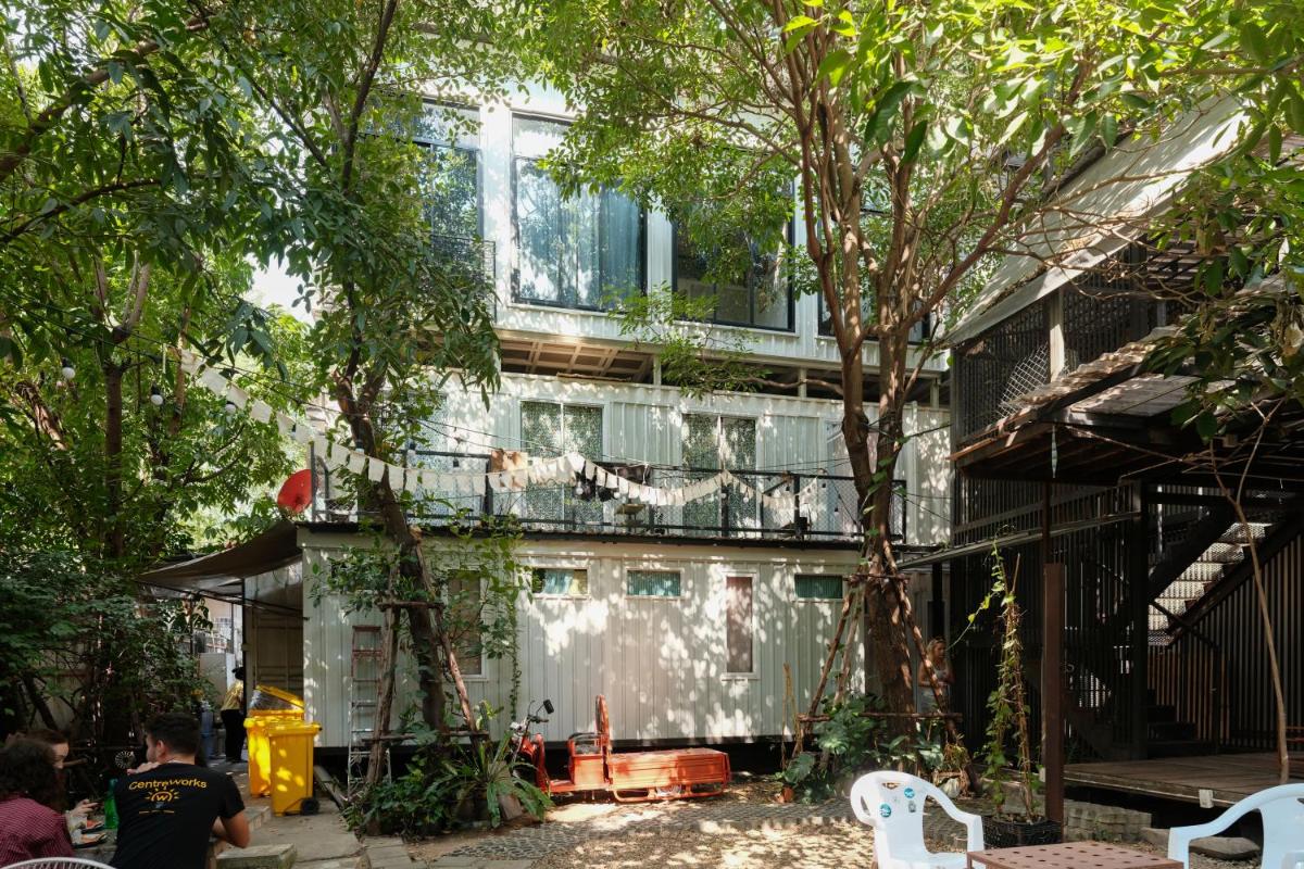 The Yard Bangkok Hostel - Housity