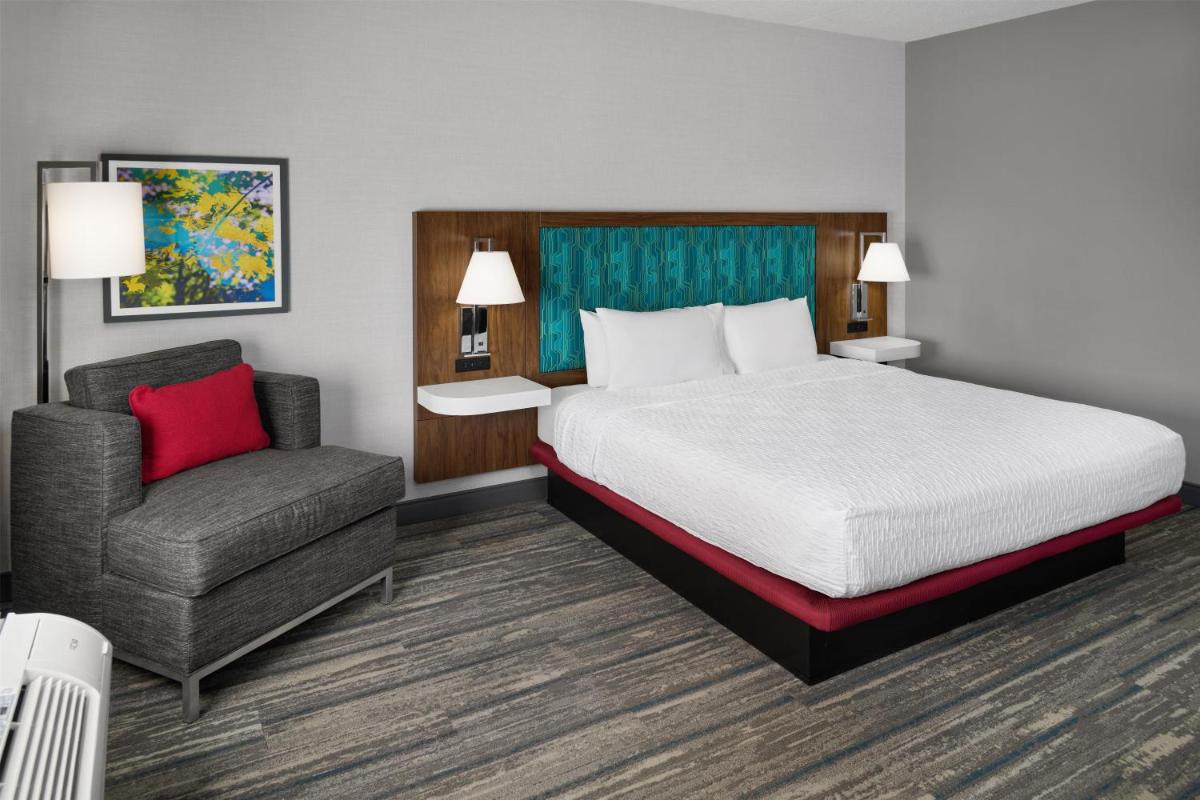 Hampton Inn and Suites Parsippany/North - Housity
