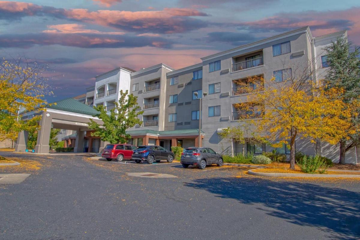 Country Inn & Suites by Radisson, Convention Center - Housity