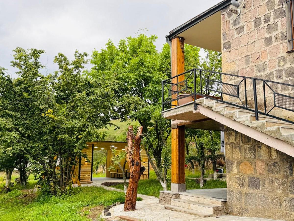 LorvaToon - Housity