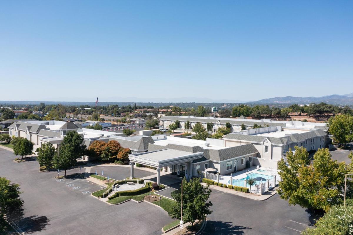 Holiday Inn Redding by IHG - Housity