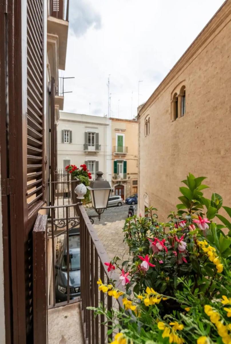 Castello Holiday Suite - Luxury Apartment - Housity