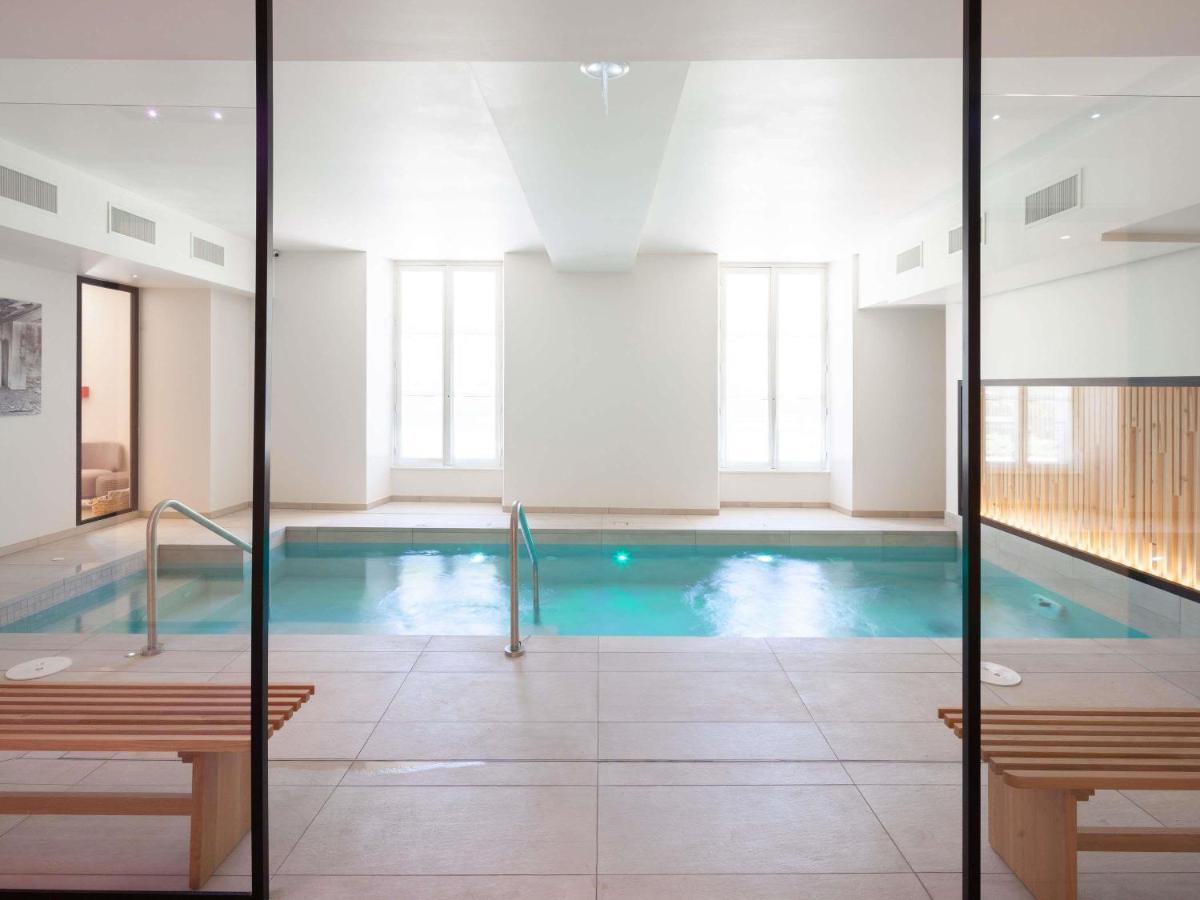 Piscine de l'établissement Hotel Mercure Parc du Coudray - Barbizon ou située à proximité