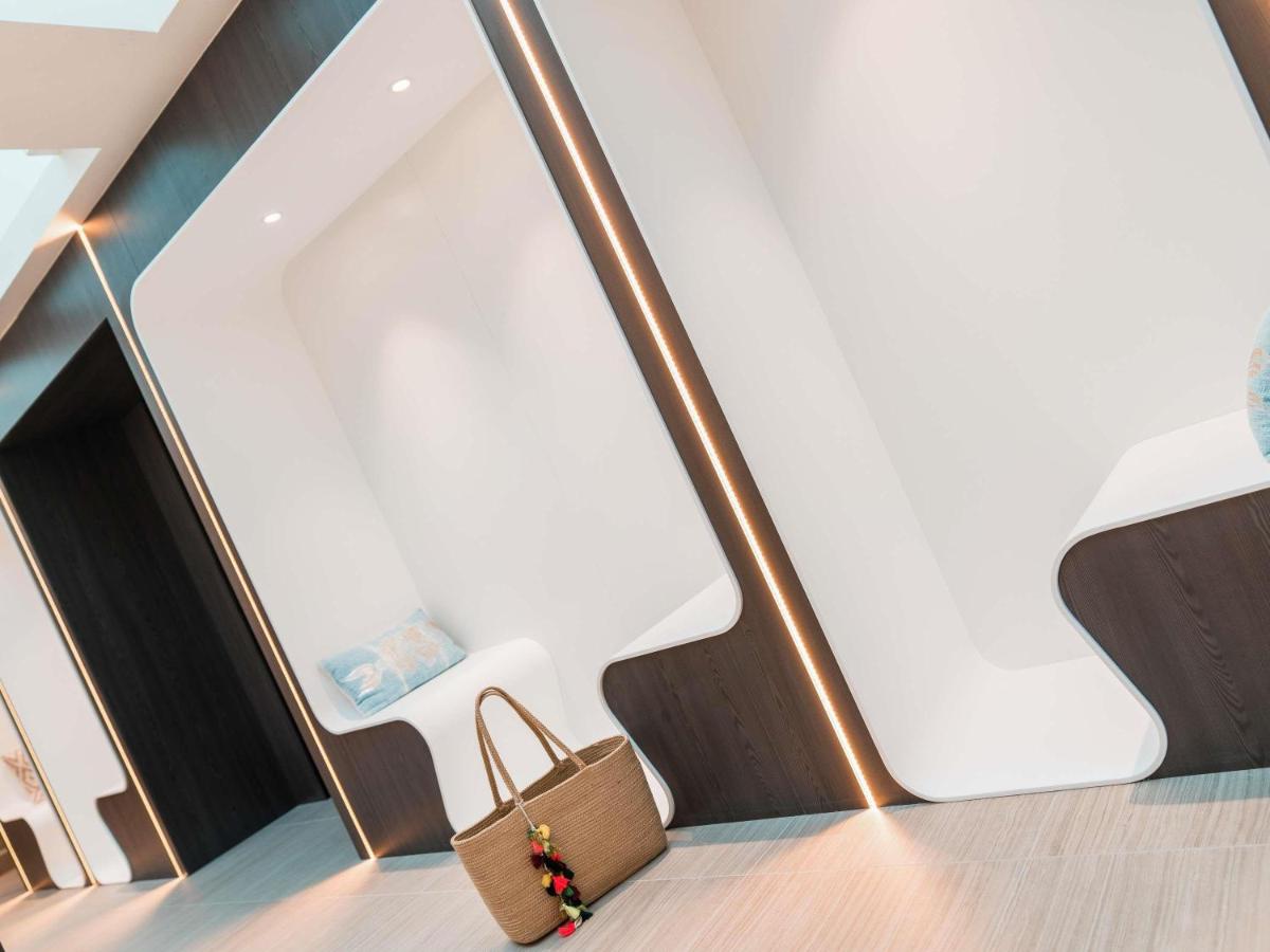 Coin salon dans l'établissement ibis styles La Rochelle Thalasso Chatelaillon
