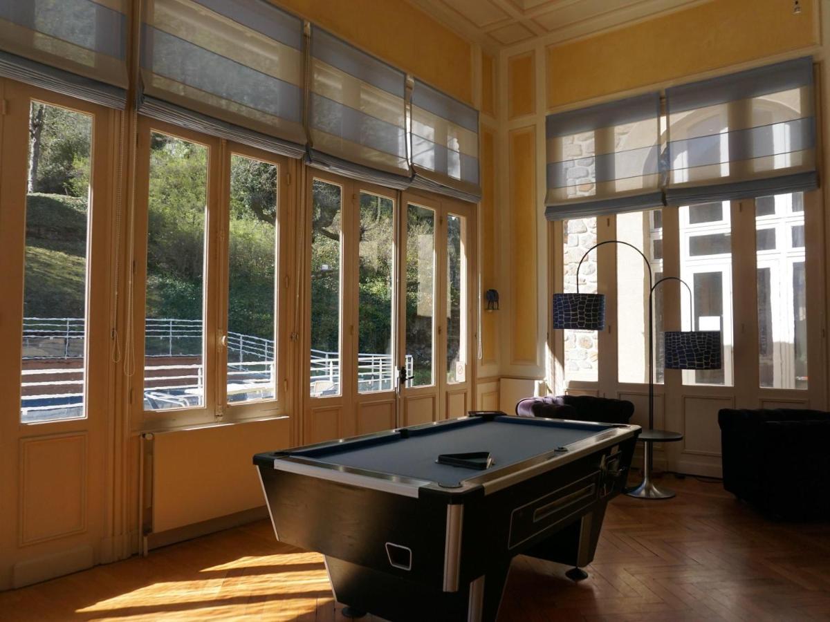 Billard dans l'établissement Mercure Saint Nectaire - Spa & Bien-Être