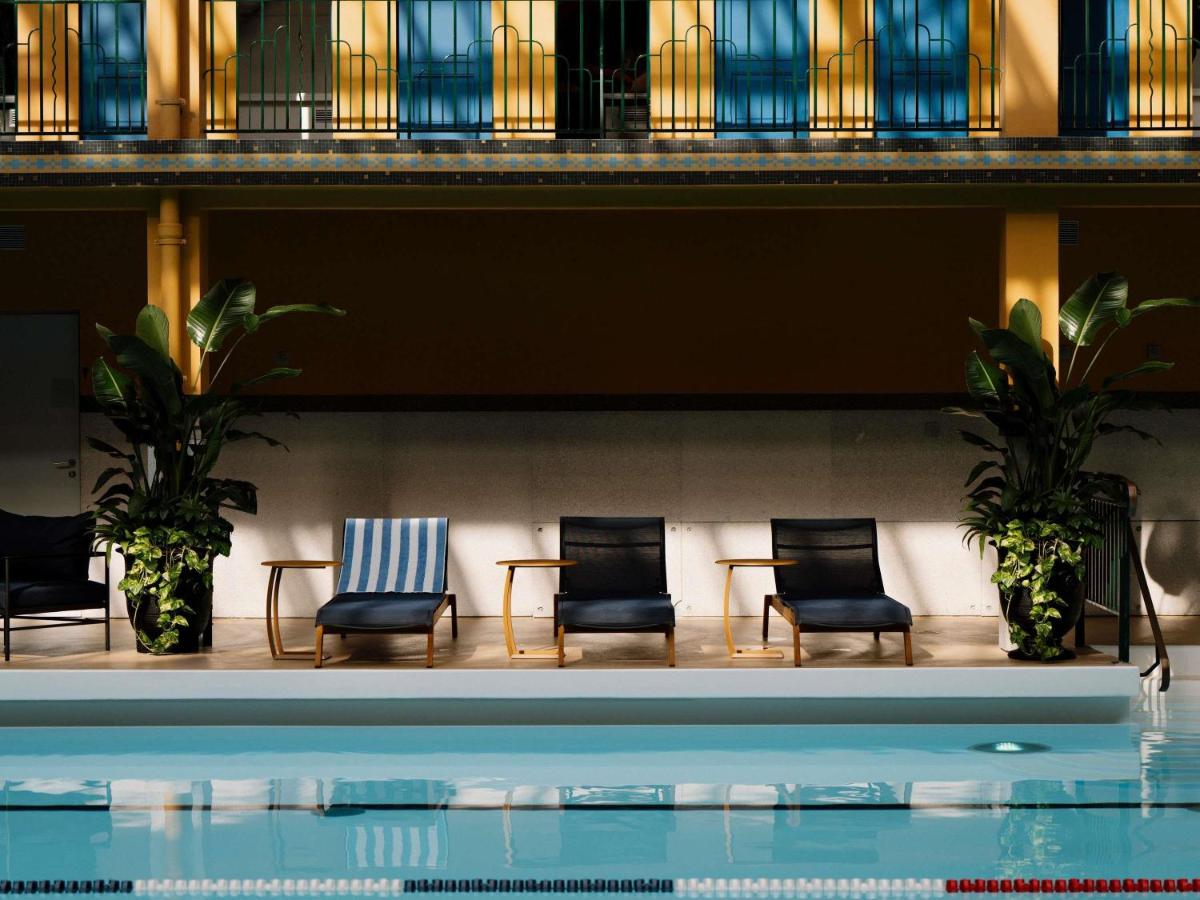 Piscine de l'établissement Molitor Hotel & Spa Paris - MGallery Collection ou située à proximité