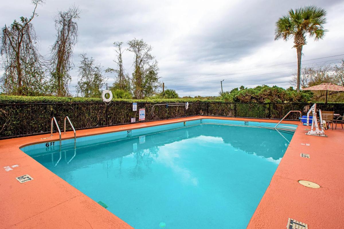 Quality Inn & Suites Live Oak I-10 Exit 283 - Housity