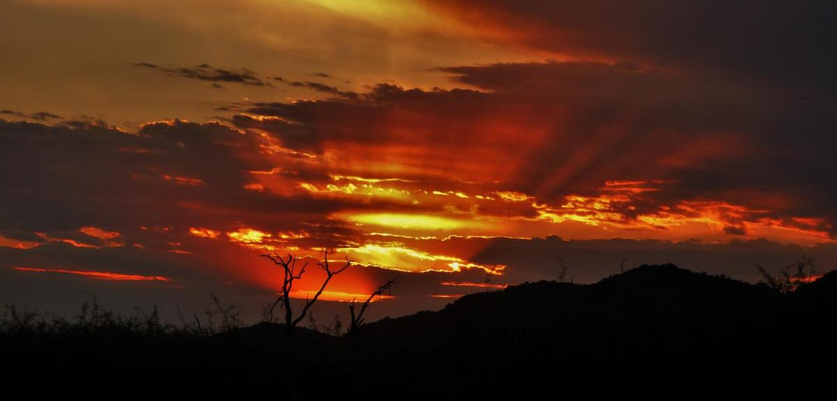 Grace of Africa, Couples 5 STAR Nature Lodge - Housity