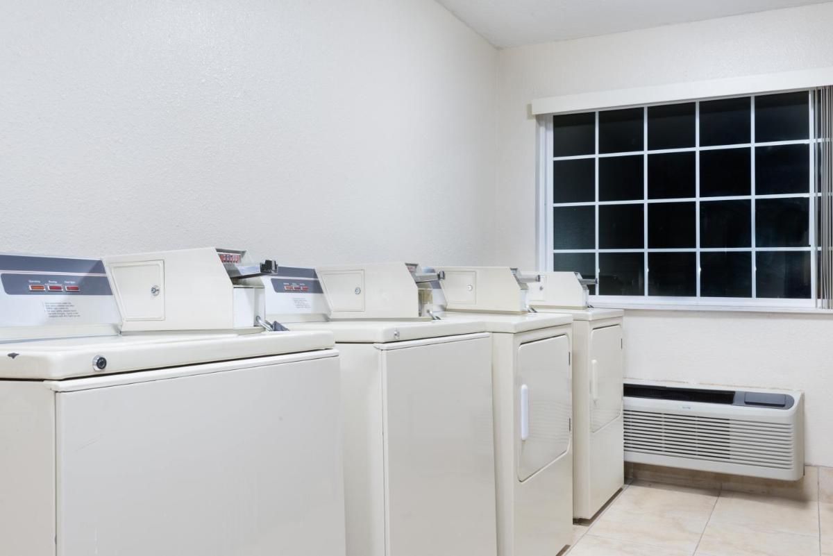 Days Inn by Wyndham Dalhart - Housity