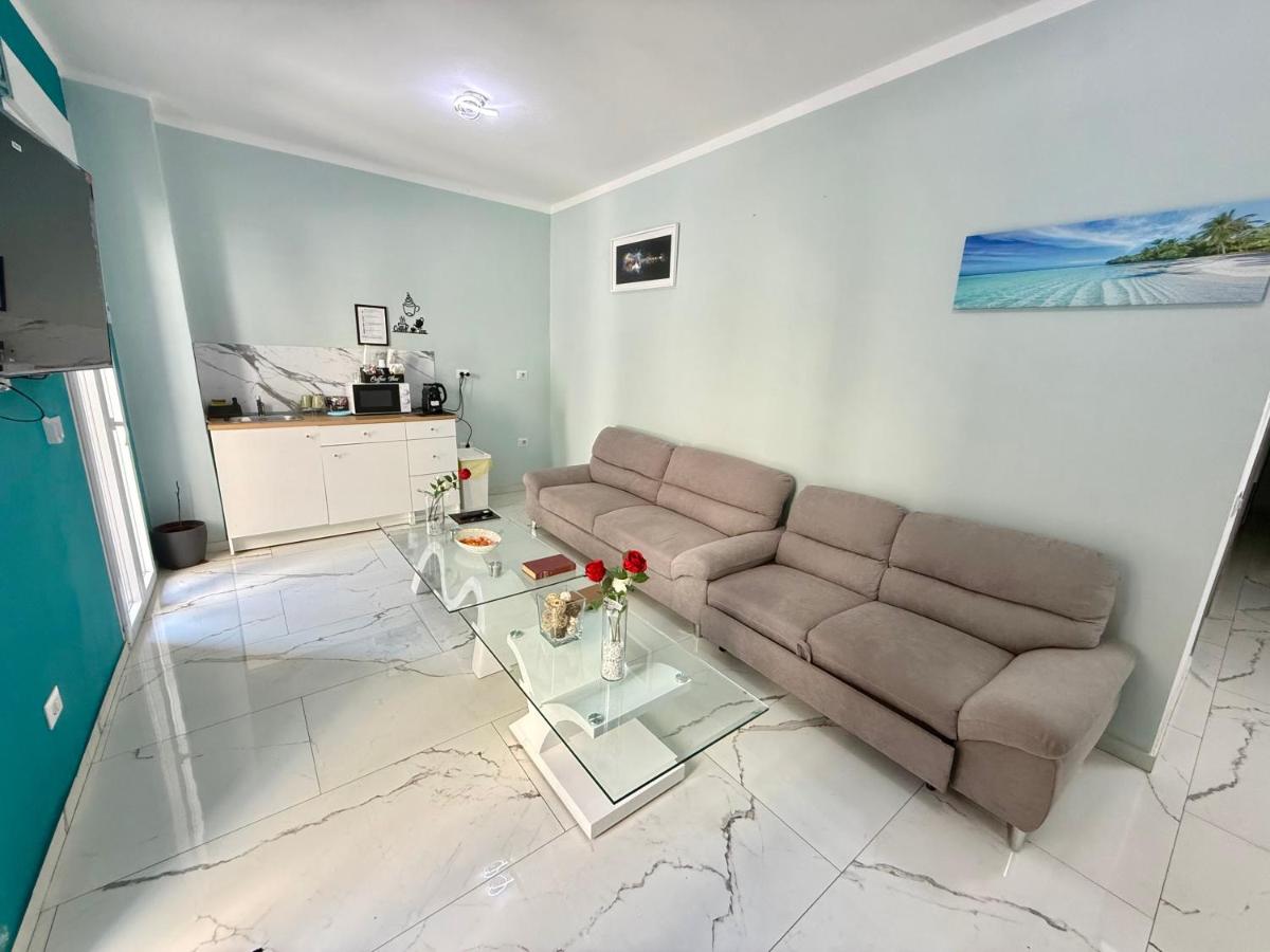 Desire guest House - Housity