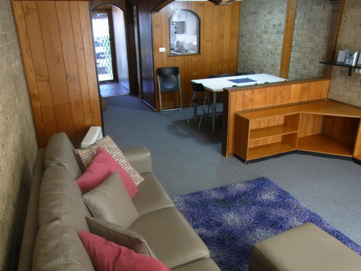 A Furnished Townhouse in Goulburn - Housity