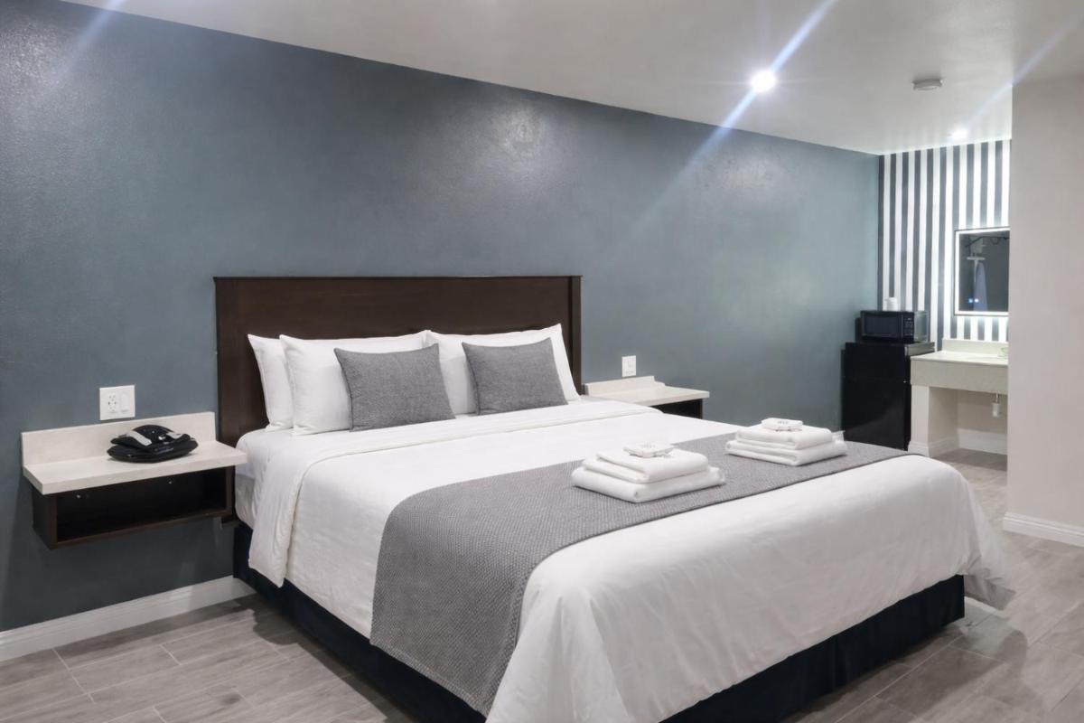 Motel Moonlight - Housity