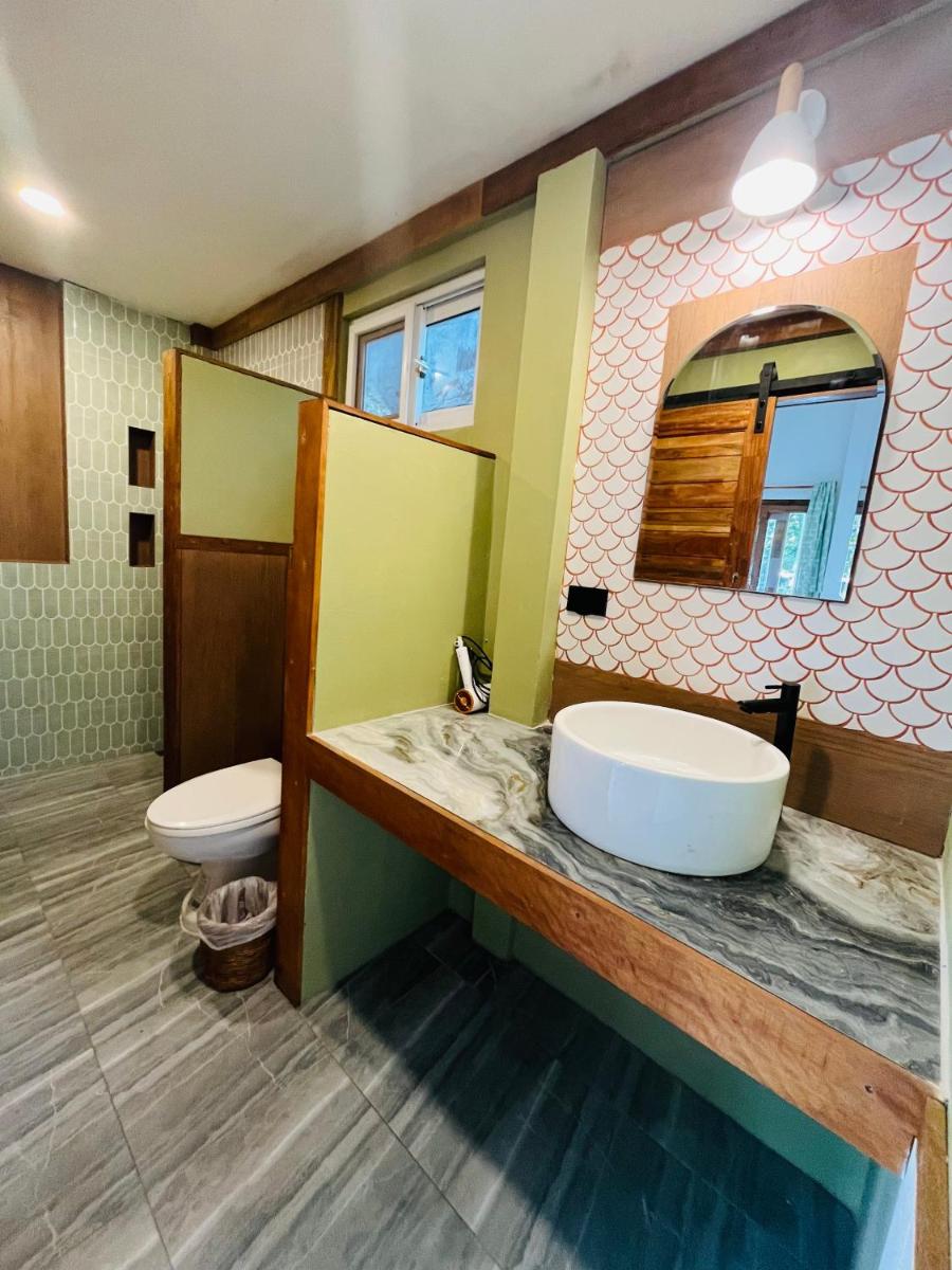Chomjan Resort - Hizvo