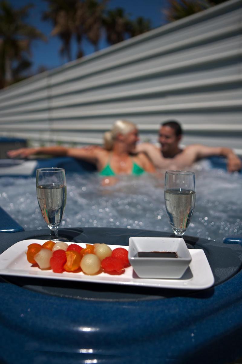 Clientes alojados en R2 Romantic Fantasia Suites - Adults Only
