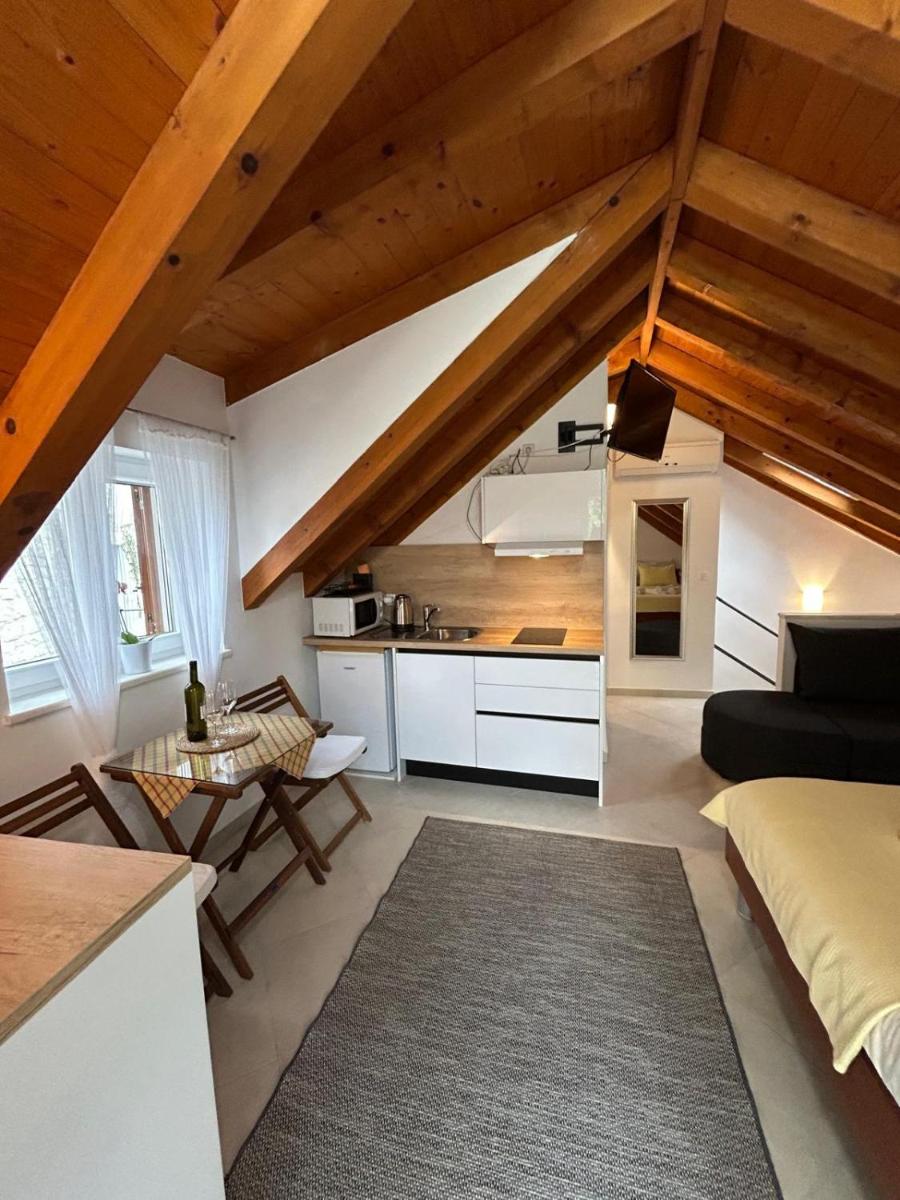 Guesthouse Kresic - Housity