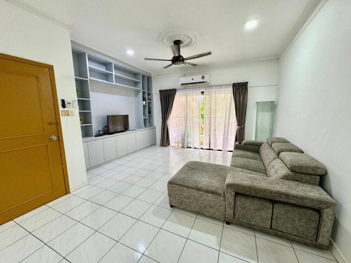 MARINA COURT VACATION HOME 3 BEDROOMS - Kota Kinabalu - Housity