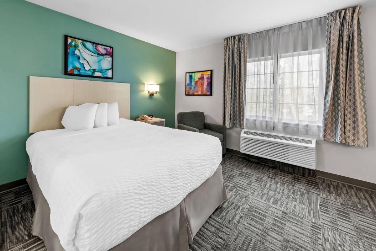 MainStay Suites Cincinnati Blue Ash - Housity