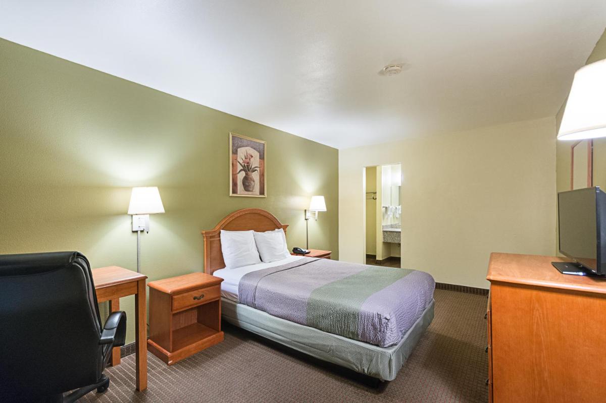 Motel 6-Livingston, TX - Housity