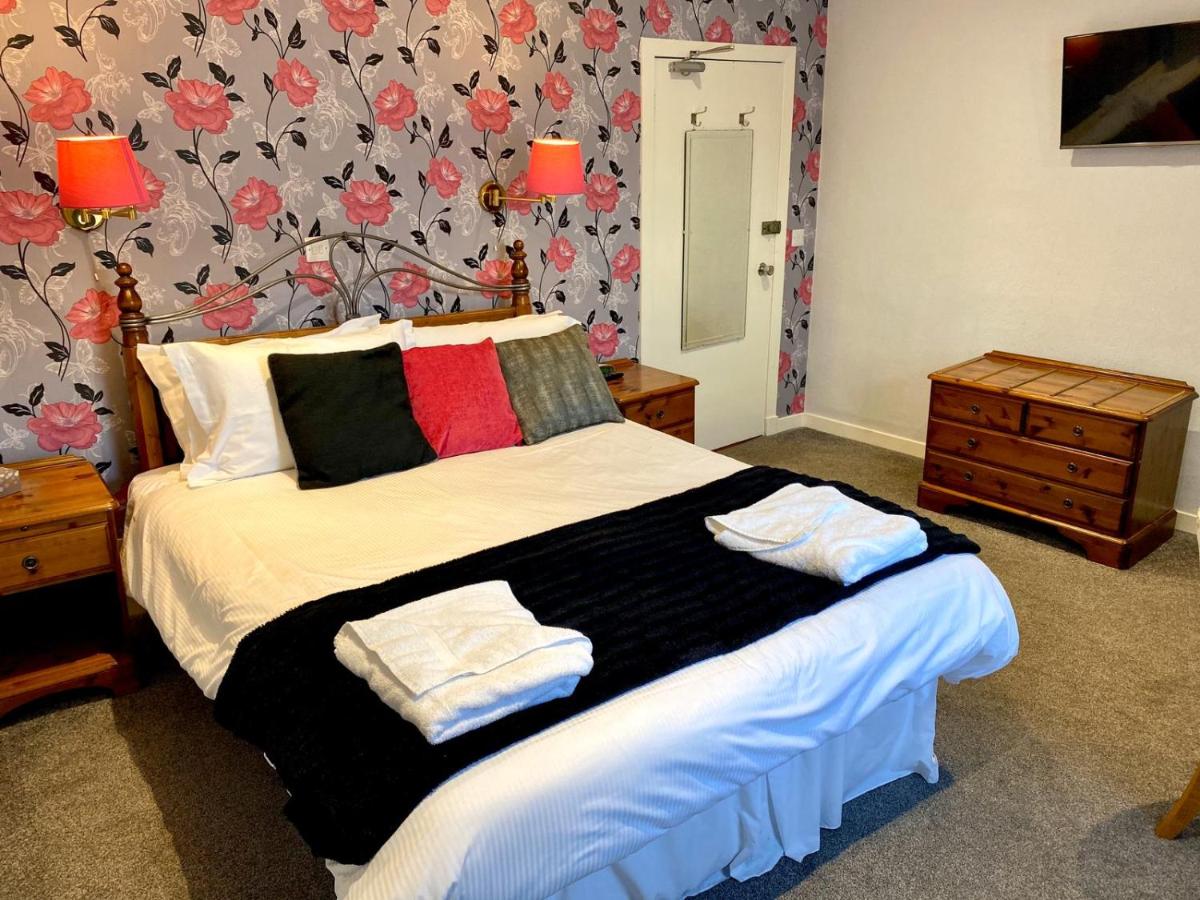 The Kings Arms Hotel - Housity