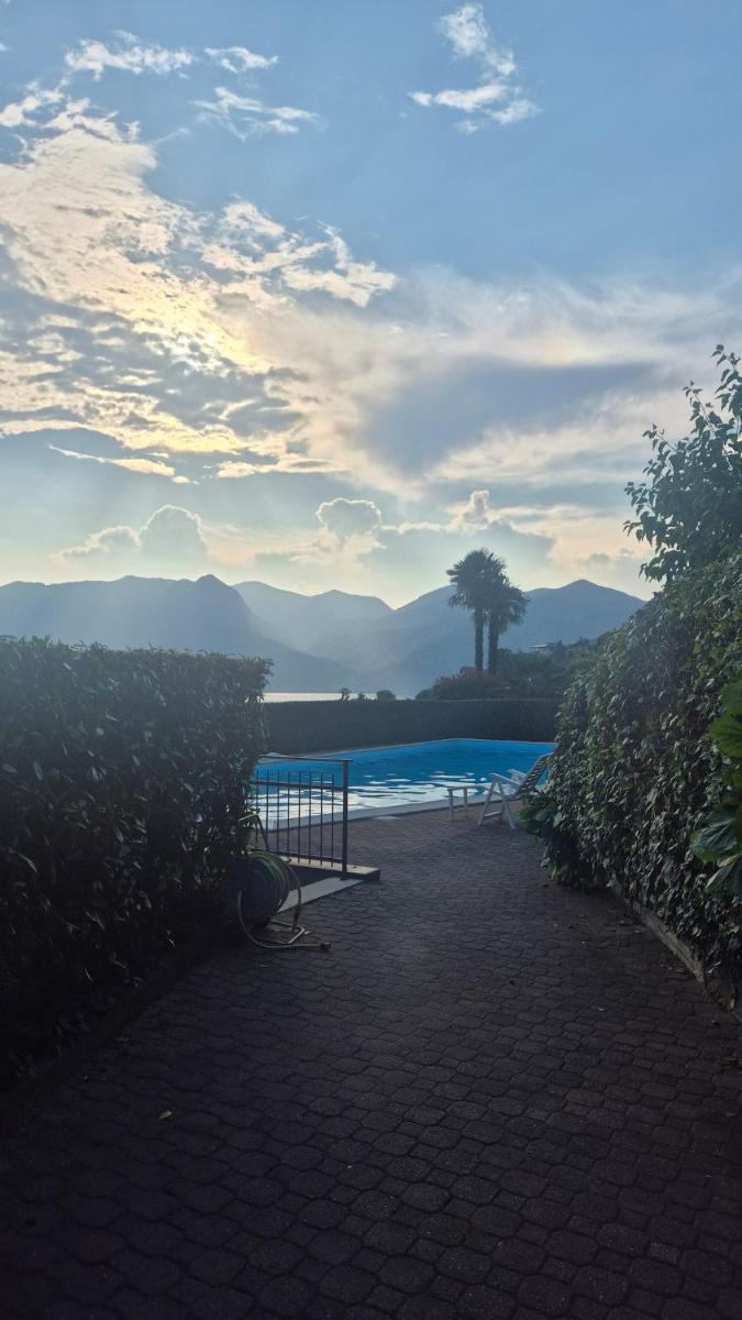 Modern Apartment with Pool & Lake View Luino - Housity