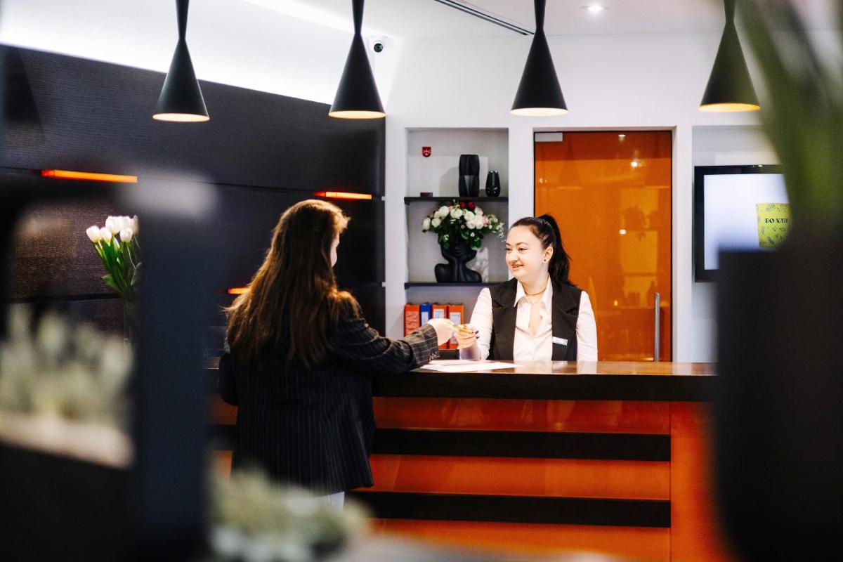 City Park Hotel by CHM - Housity
