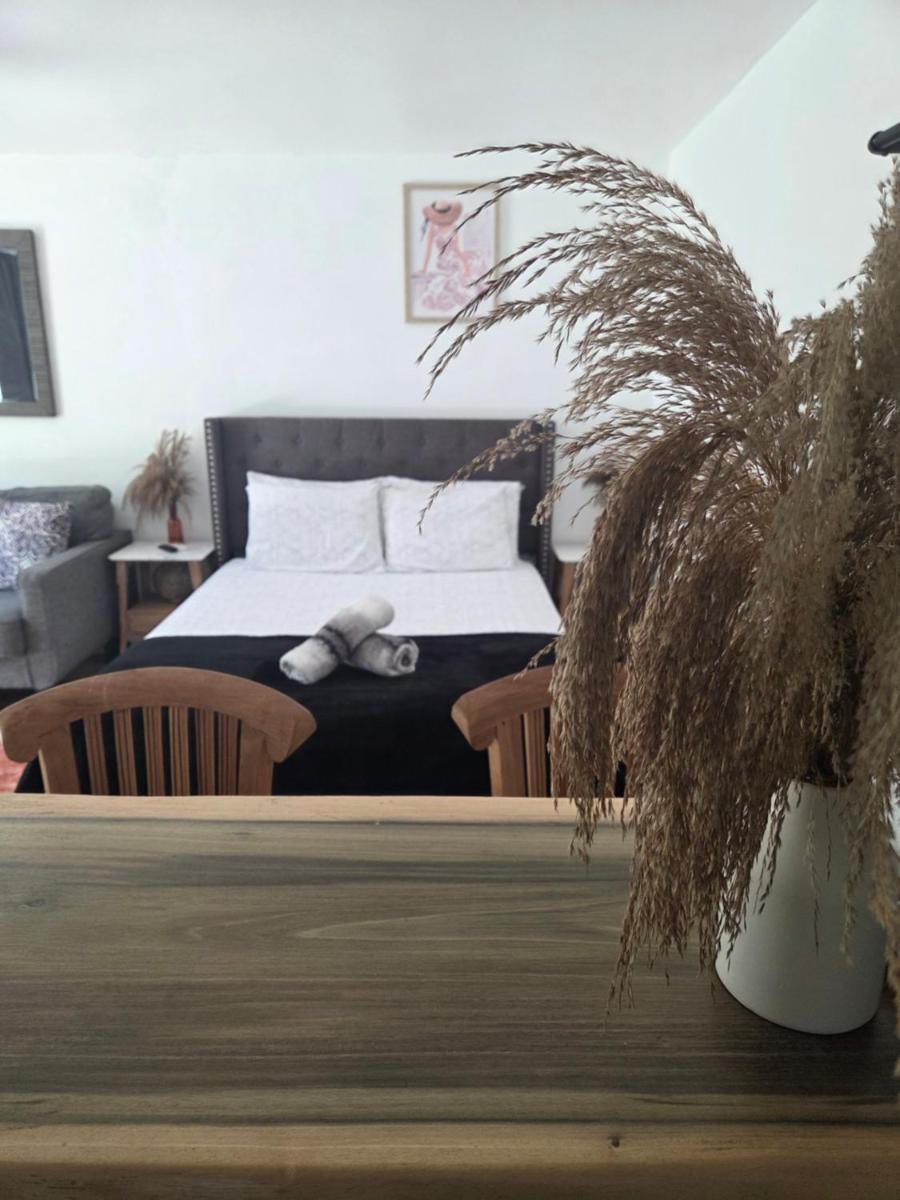 Private room with parking and bathroom - Housity